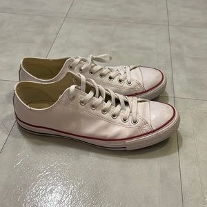 Converse
Chuck Taylor All Star Classic Leather